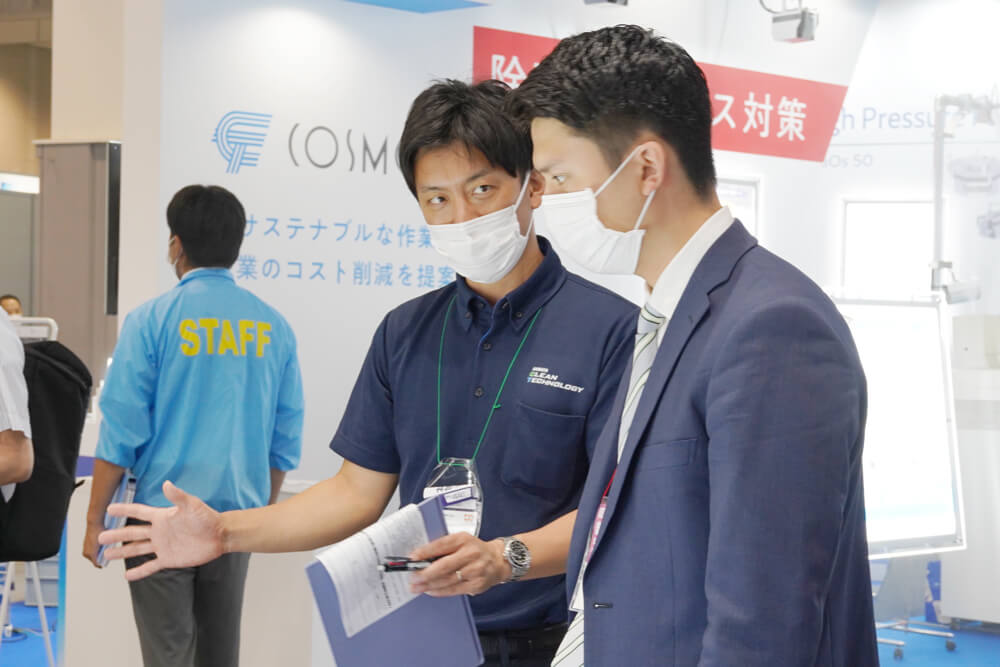 第9回関西高機能フィルム展商談の様子