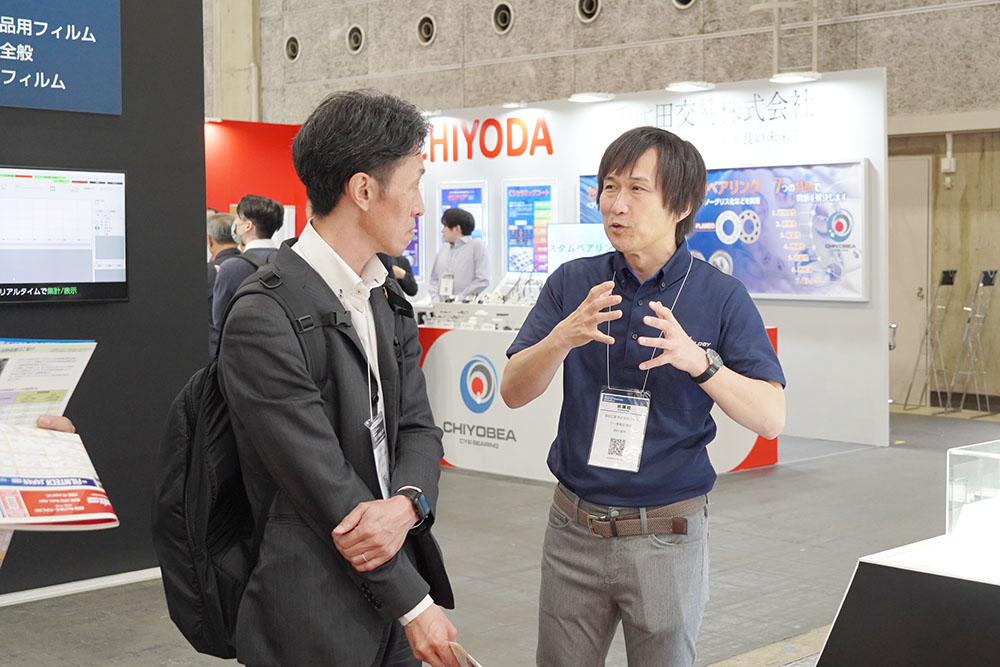 2024年5月展示会の商談の様子