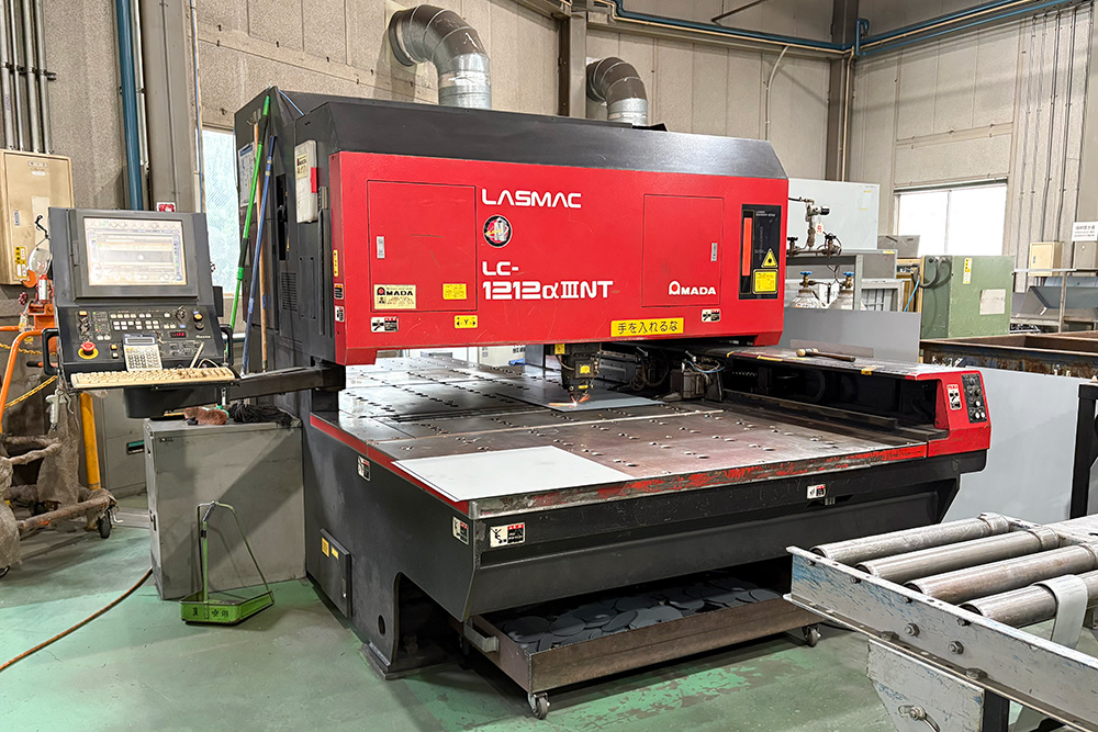 レーザー加工機