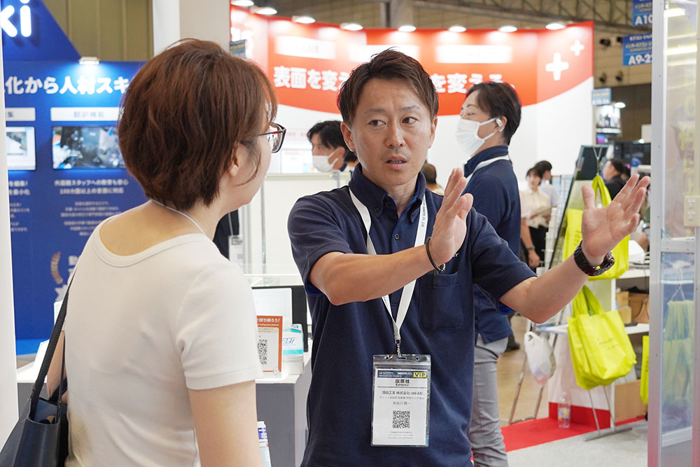 2026年09月展示会の商談の様子