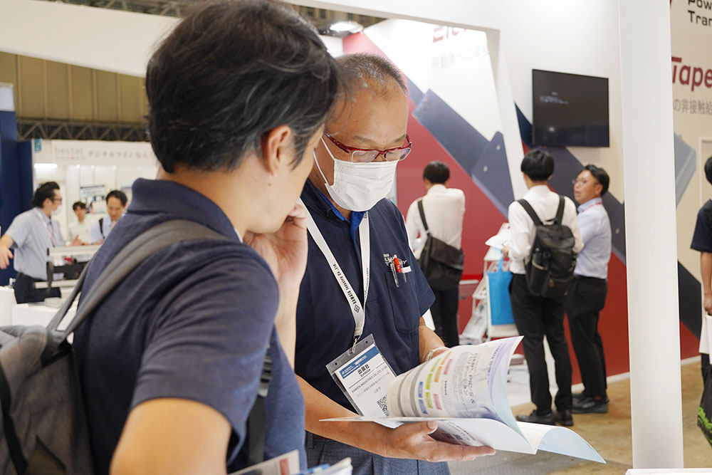 2025年9月展示会の商談の様子
