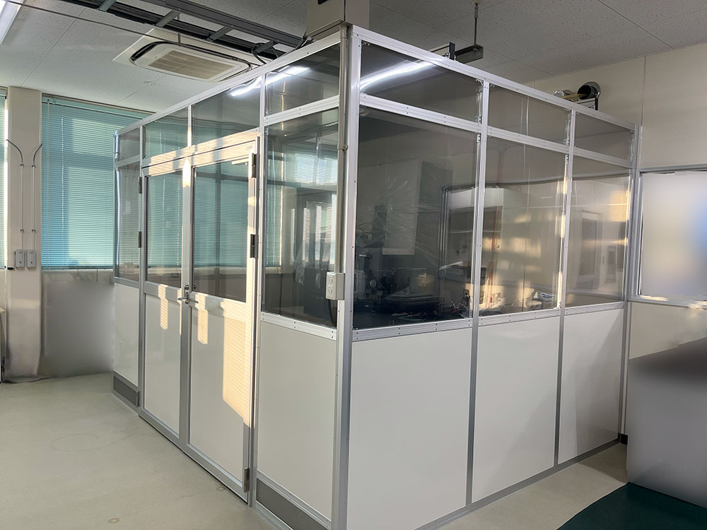 電子機器・自動車製造工場のクリーンブース