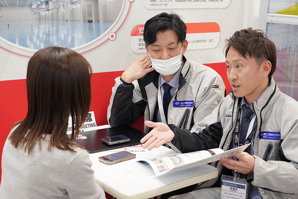 第16回 FILMTECH JAPAN（高機能フィルム展）商談の様子