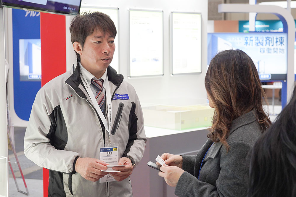 第11回 インターフェックスWeek 大阪商談の様子