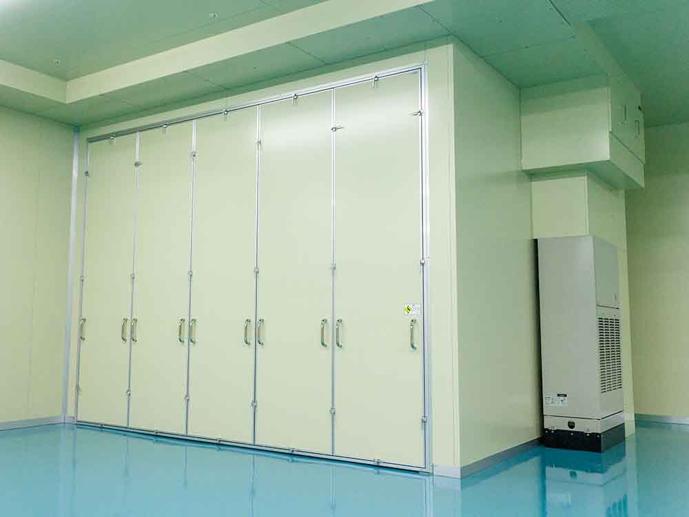 クリーンルーム脱着扉（マシンハッチ）